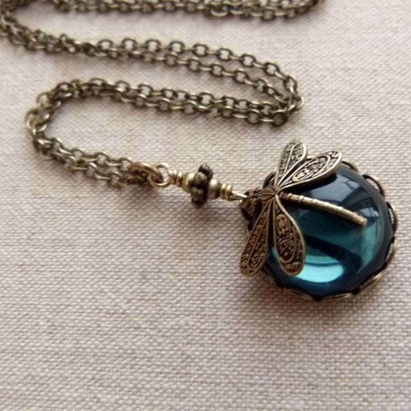 Retro Dragonfly Pendant Necklace – Green Crystal Ladies’ Jewelry