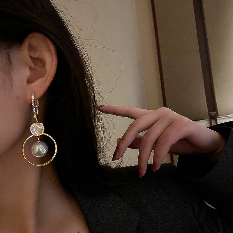 Pearl Circle High-End Niche Earrings – Elegant & Timeless Jewelry