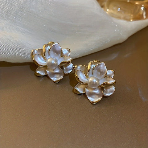 Women’s Fashion Pearl Flower Earrings – Elegant Fresh Design Jewelry