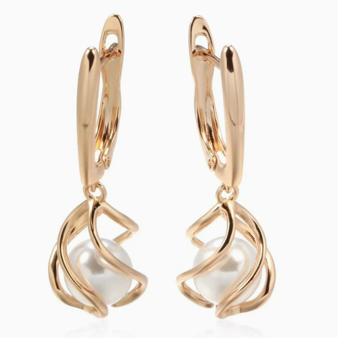 Elegant Female Pendant Earrings – Stylish Accessories for Women