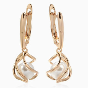 Elegant Female Pendant Earrings – Stylish Accessories for Women
