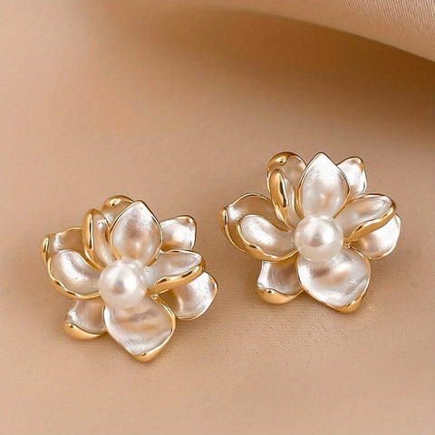 Women’s Fashion Pearl Flower Earrings – Elegant Fresh Design Jewelry